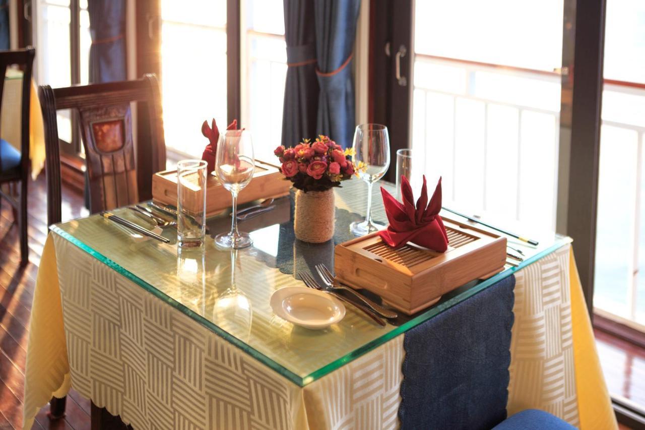 Charm Boutique Cruise Otel Ha Long Dış mekan fotoğraf